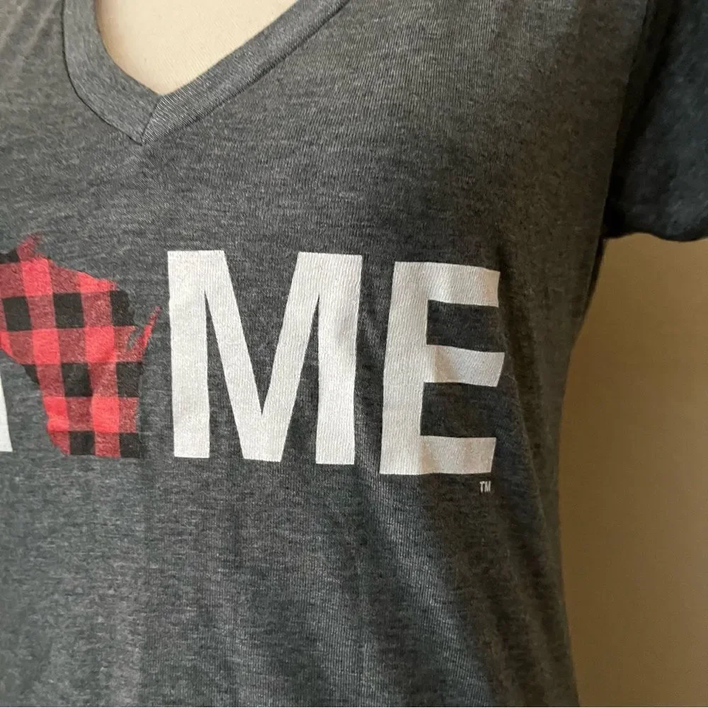 WISCONSIN LADIES V-NECK TEE‎ | HOME | PLAID - Picture 3 of 12
